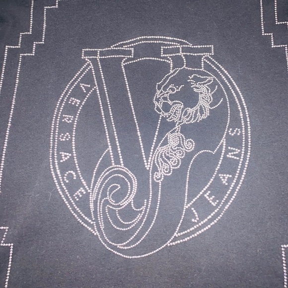 Versace - Picture 2 of 5